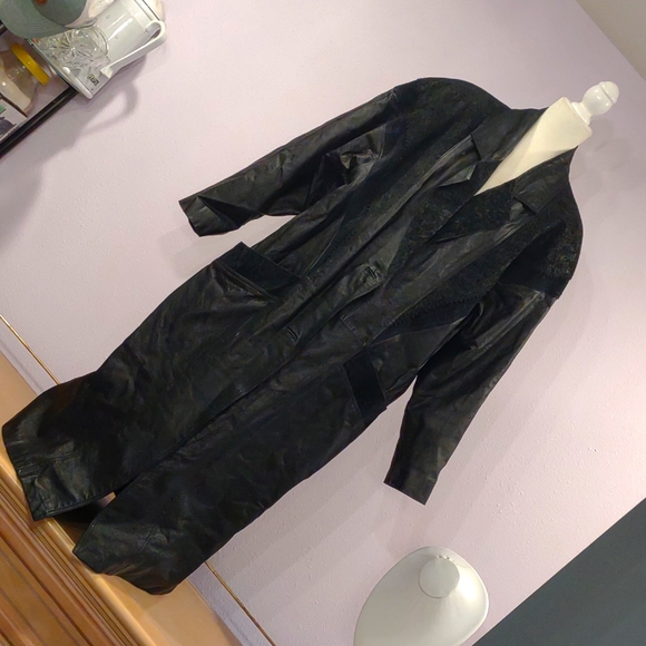 Large Black Leather Marco Morani Trenchcoat - Picture 1 of 9